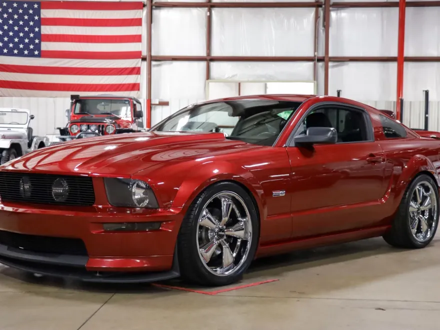 2006 Ford Mustang GT Deluxe photo 1