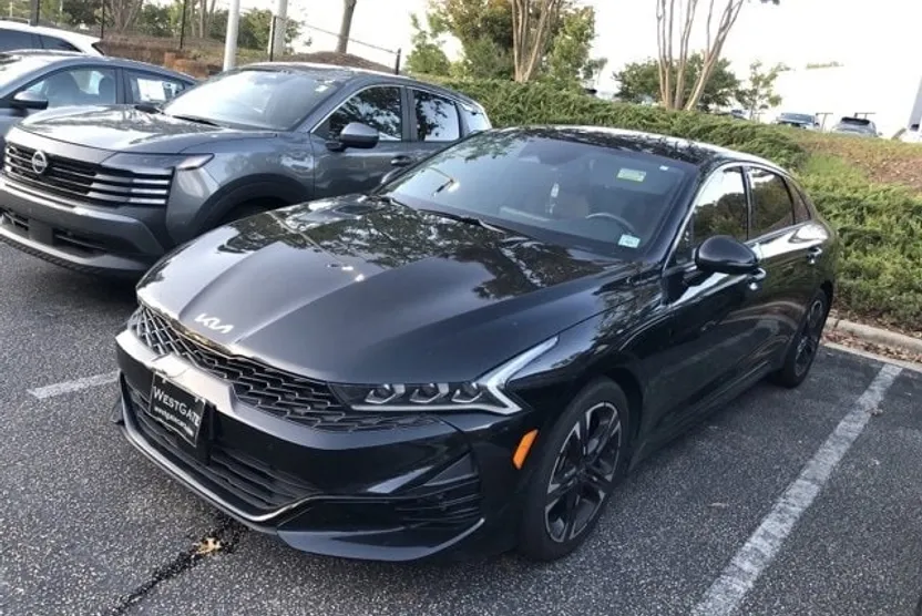 2022 Kia K5 GT-Line photo 1