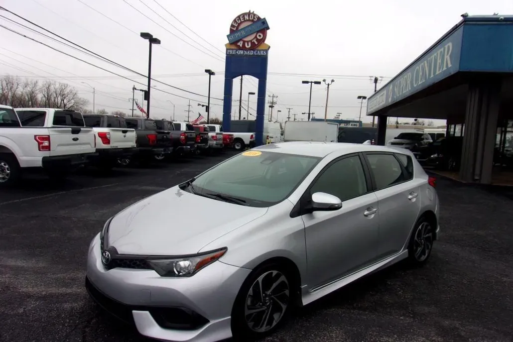 2018 Toyota Corolla iM photo 1