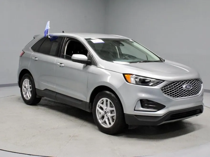 2024 Ford Edge SEL photo 1