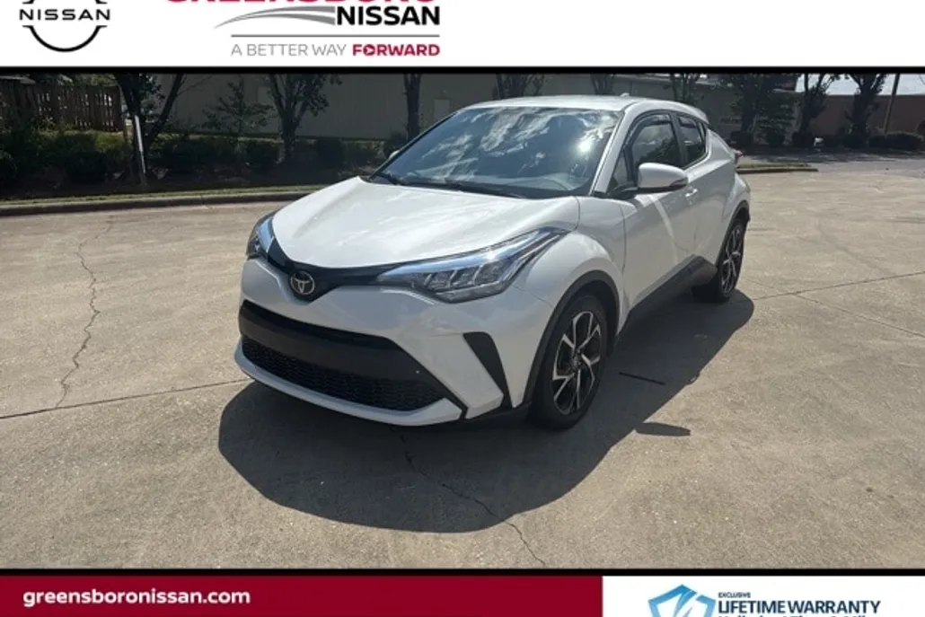 2021 Toyota C-HR XLE photo 1