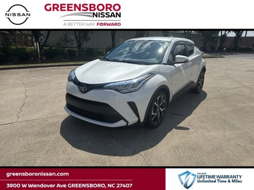 2021 Toyota C-HR XLE photo 1