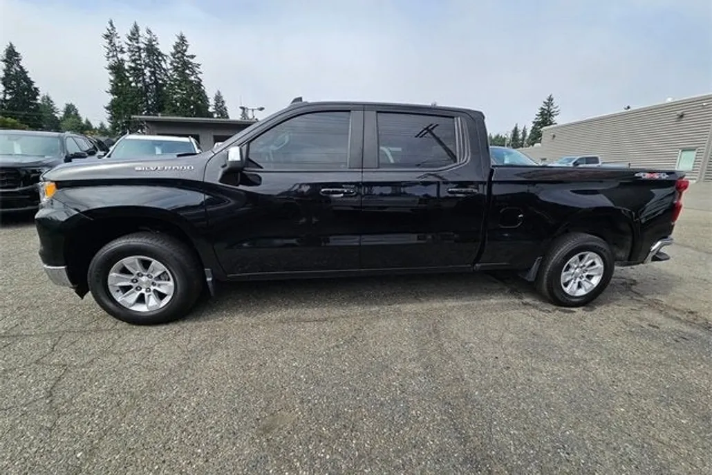 2023 Chevrolet Silverado 1500 LT photo 1