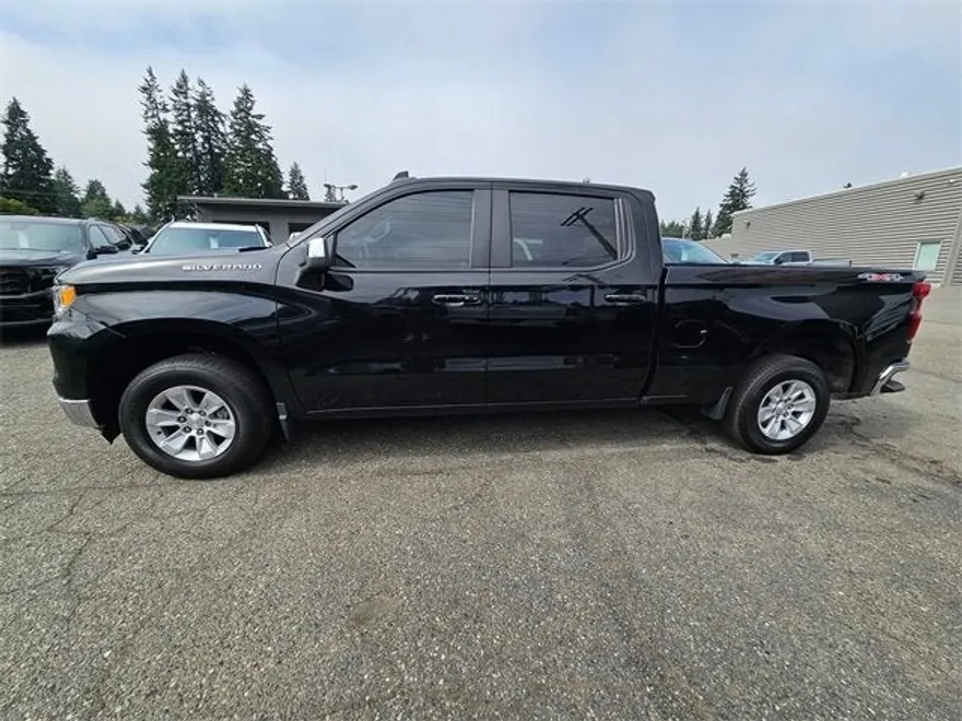 2023 Chevrolet Silverado 1500 LT photo 1