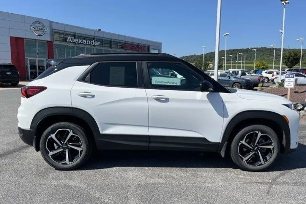 2021 Chevrolet Trailblazer RS photo 1