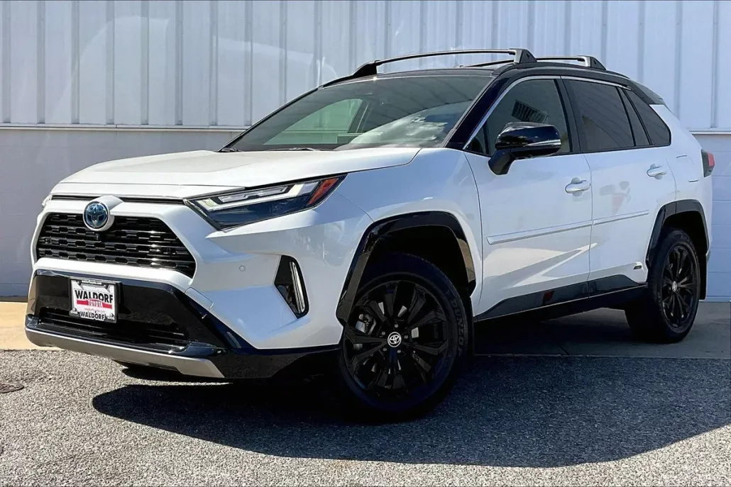 2024 Toyota RAV4 Hybrid XSE photo 1