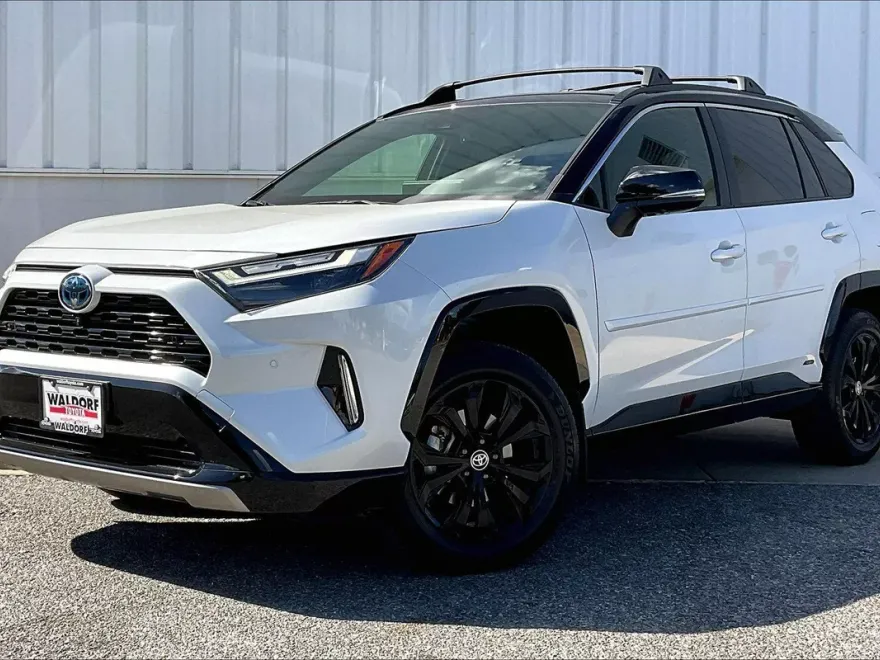 2024 Toyota RAV4 Hybrid XSE photo 1