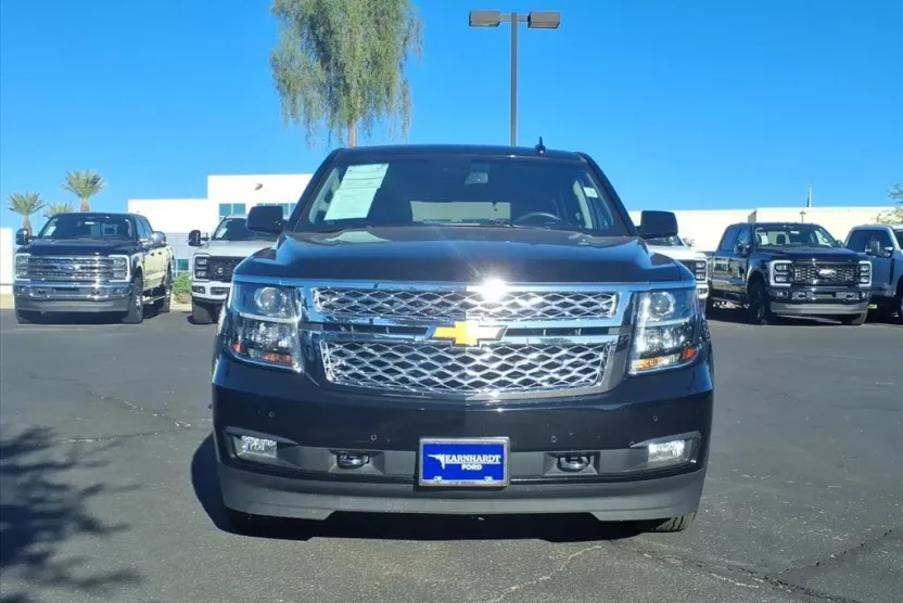 2019 Chevrolet Tahoe LT photo 1