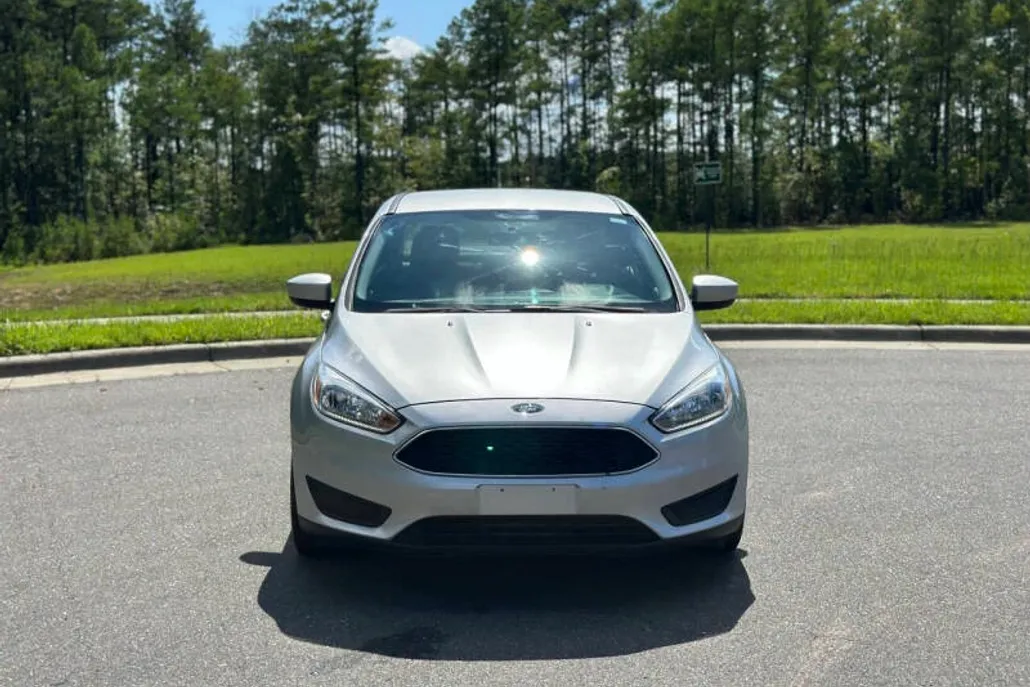 2018 Ford Focus SE photo 1