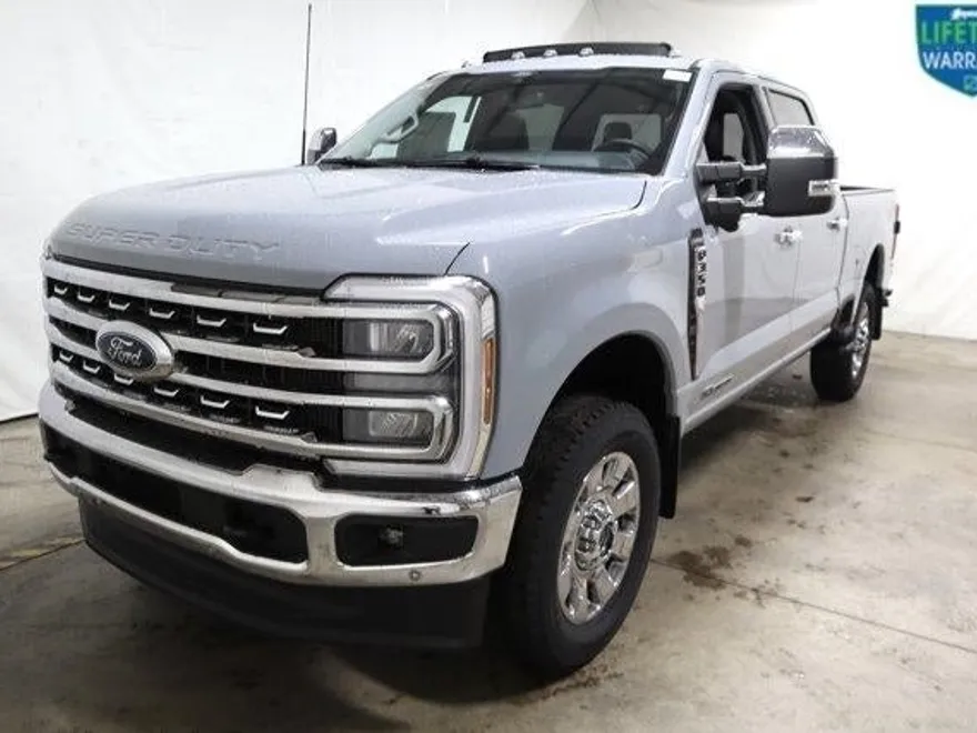 2025 Ford F-350 Lariat photo 1