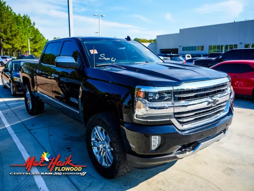 2018 Chevrolet Silverado 1500 High Country photo 1