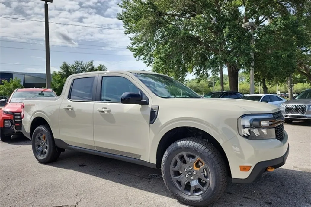 2024 Ford Maverick Lariat photo 1
