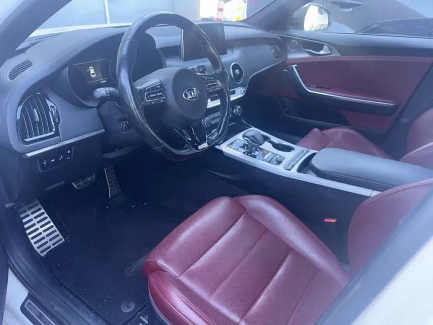 2019 Kia Stinger GT2 photo 1