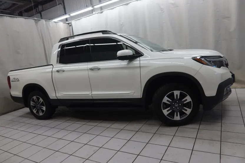 2019 Honda Ridgeline RTL-E photo 1