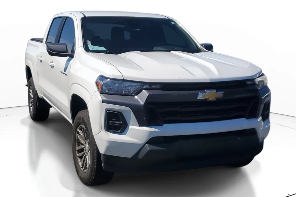 2023 Chevrolet Colorado LT photo 1