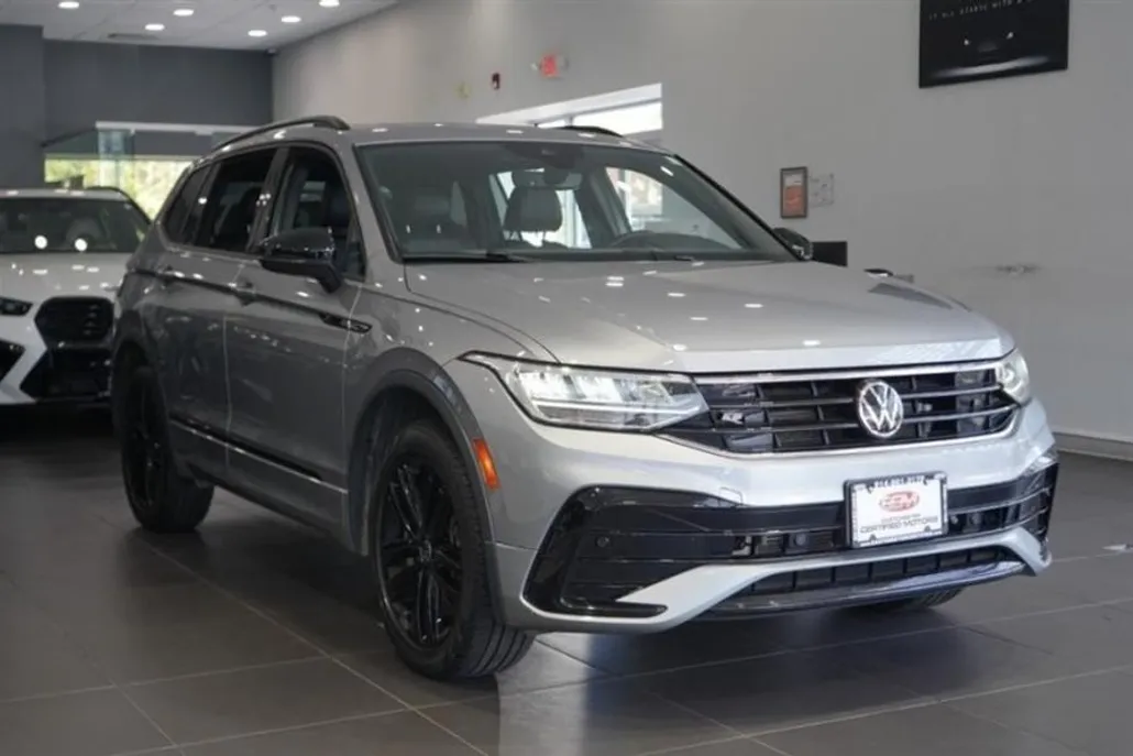 2022 Volkswagen Tiguan SE R-Line Black photo 1