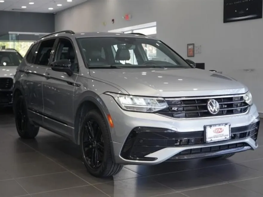 2022 Volkswagen Tiguan SE R-Line Black photo 1