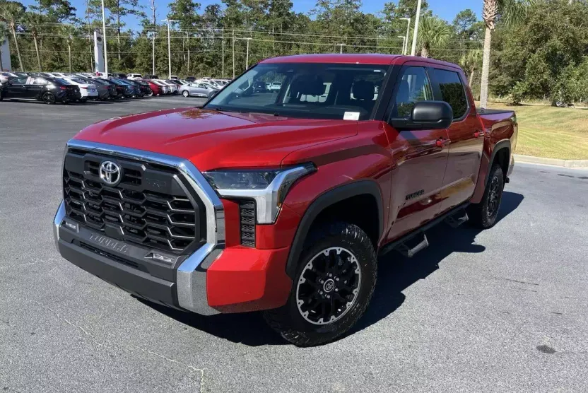 2024 Toyota Tundra SR5 CrewMax photo 1