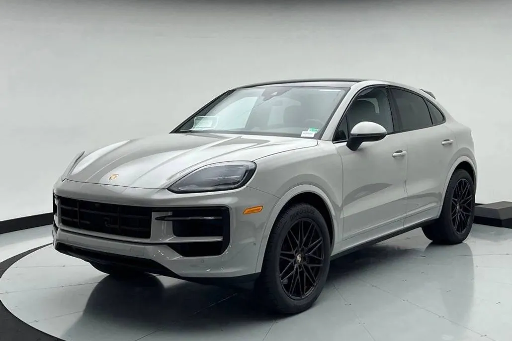 2026 Porsche Cayenne Coupe photo 1