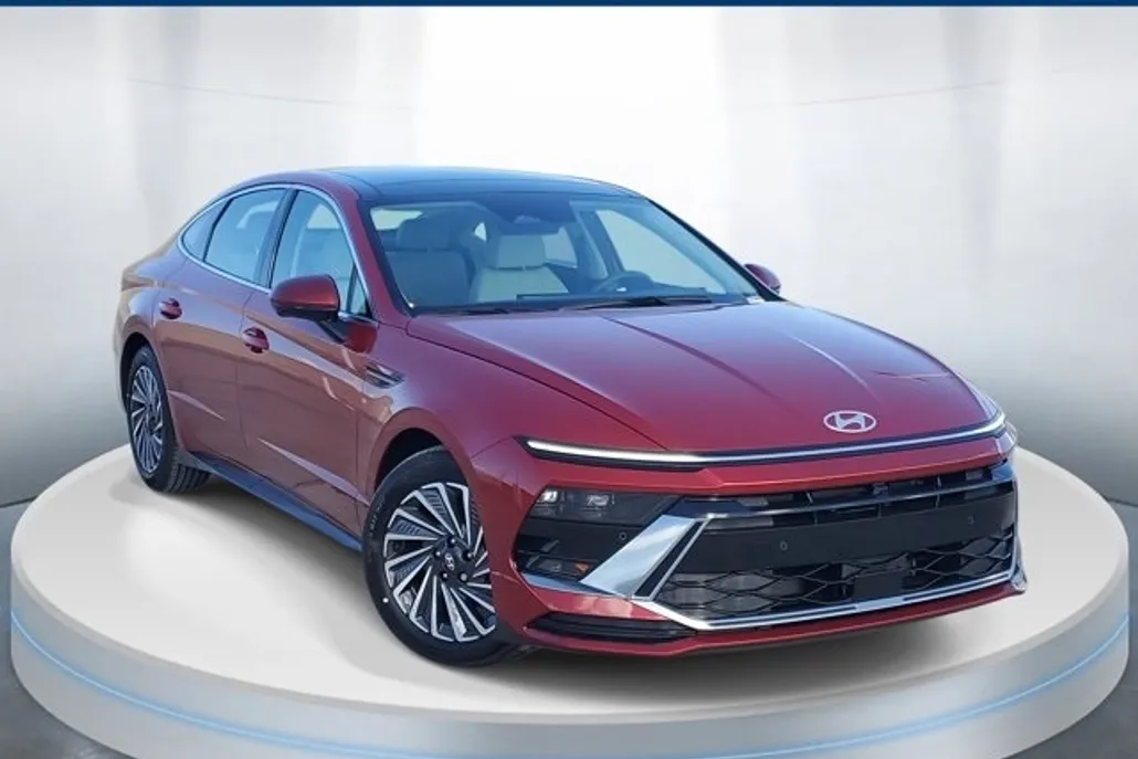 2025 Hyundai Sonata Hybrid Limited photo 1