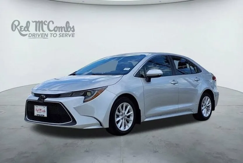 2020 Toyota Corolla XLE photo 1