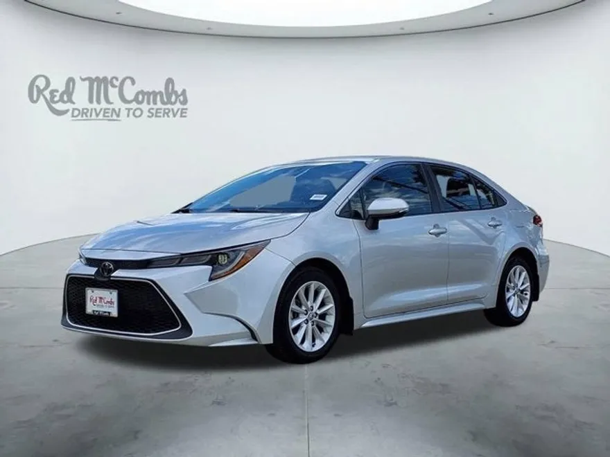 2020 Toyota Corolla XLE photo 1