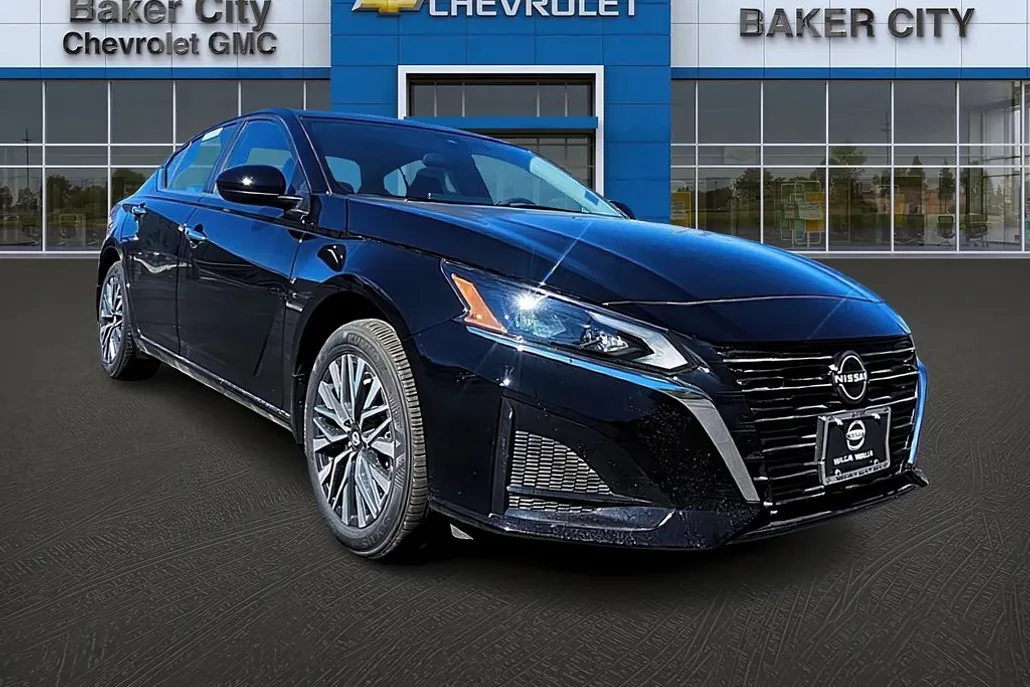 2024 Nissan Altima 2.5 SV photo 1