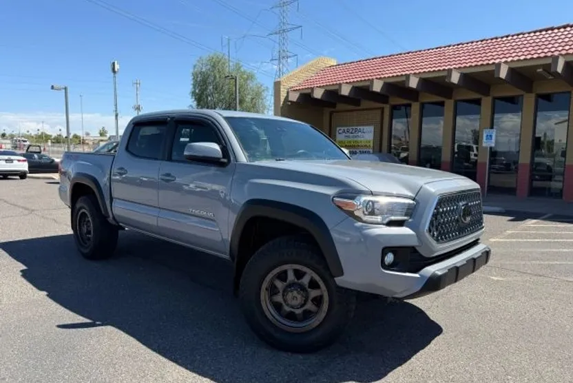 2018 Toyota Tacoma Double Cab TRD Off-Road photo 1