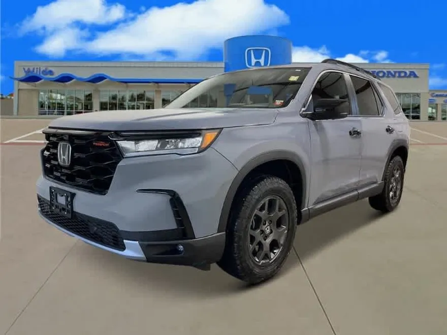2025 Honda Pilot TrailSport photo 1