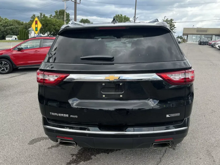 2018 Chevrolet Traverse Premier photo 1