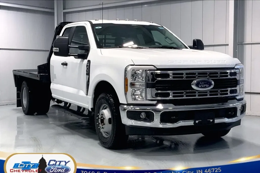 2024 Ford F-350 XL photo 1