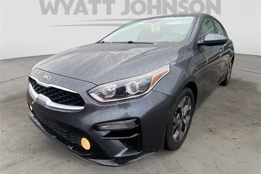 2021 Kia Forte LXS photo 1