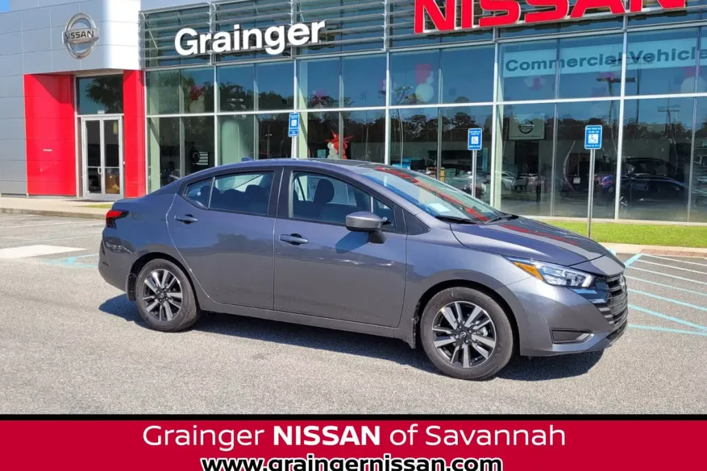 2025 Nissan Versa 1.6 SV photo 1