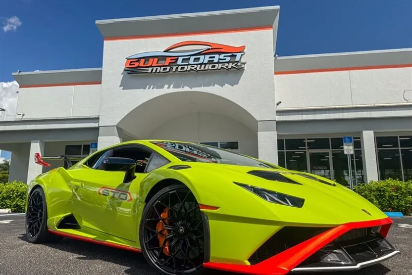 2023 Lamborghini Huracan STO photo 1