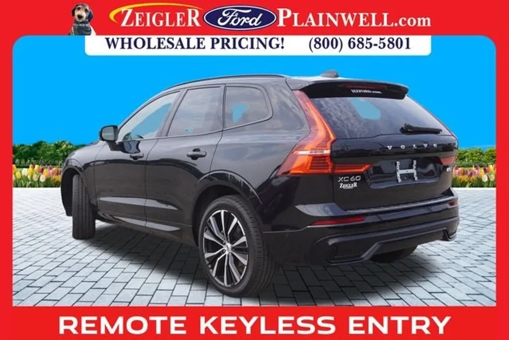 2025 Volvo XC60 B5 Plus Hybrid photo 1