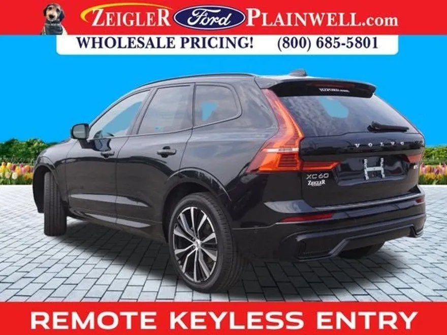 2025 Volvo XC60 B5 Plus Hybrid photo 1