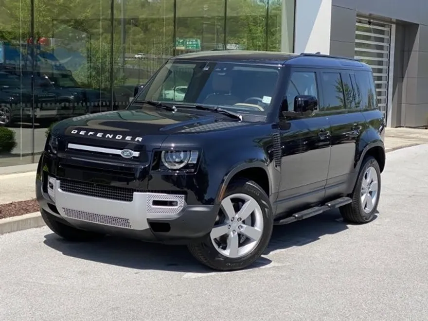 2025 Land Rover Defender 110 S photo 1