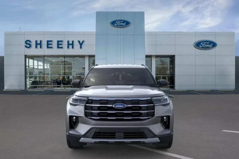 2025 Ford Explorer photo 1