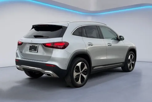 2025 Mercedes Benz GLA 250 4MATIC photo 3