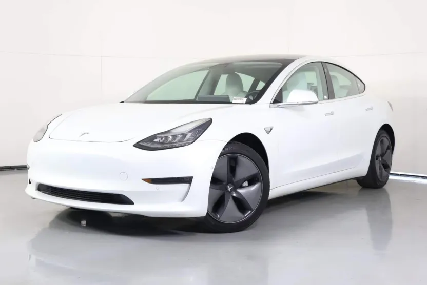 2020 Tesla Model 3 Long Range photo 1