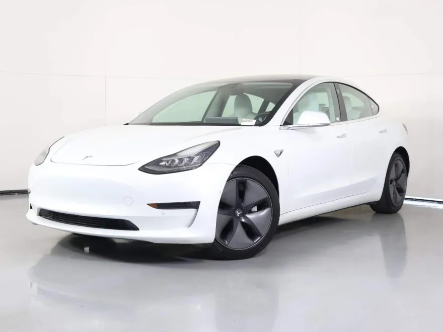 2020 Tesla Model 3 Long Range photo 1