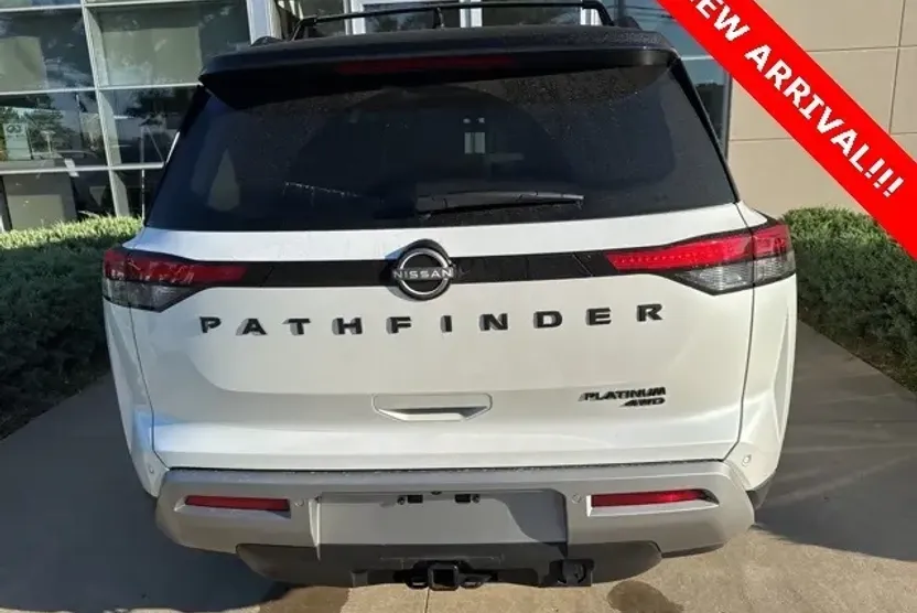 2025 Nissan Pathfinder Platinum photo 1
