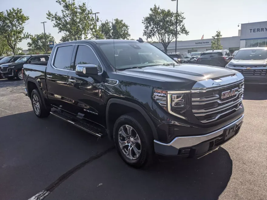 2024 Gmc Sierra 1500 SLT photo 1