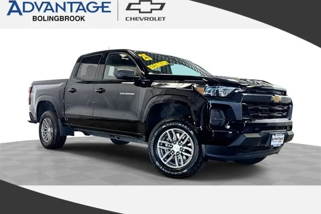 2025 Chevrolet Colorado Work Truck LT photo 1
