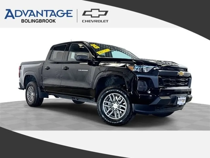 2025 Chevrolet Colorado Work Truck LT photo 1