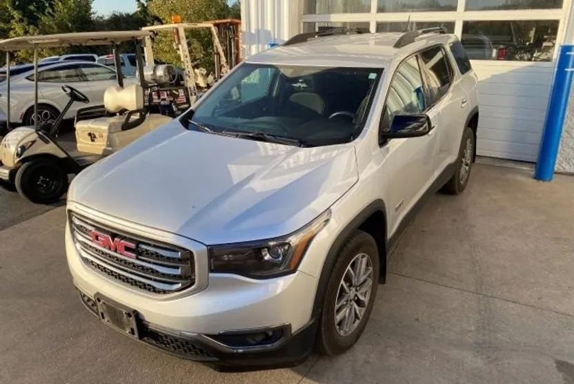 2017 Gmc Acadia SLE photo 1