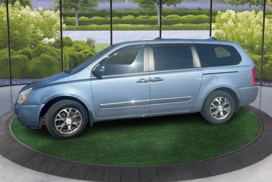 2014 Kia Sedona EX photo 1