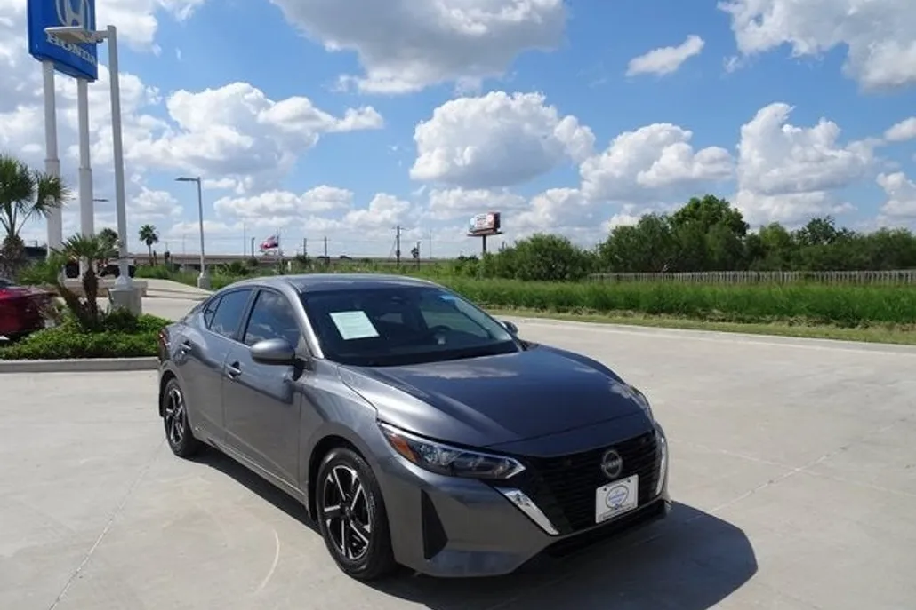 2024 Nissan Sentra SV photo 1