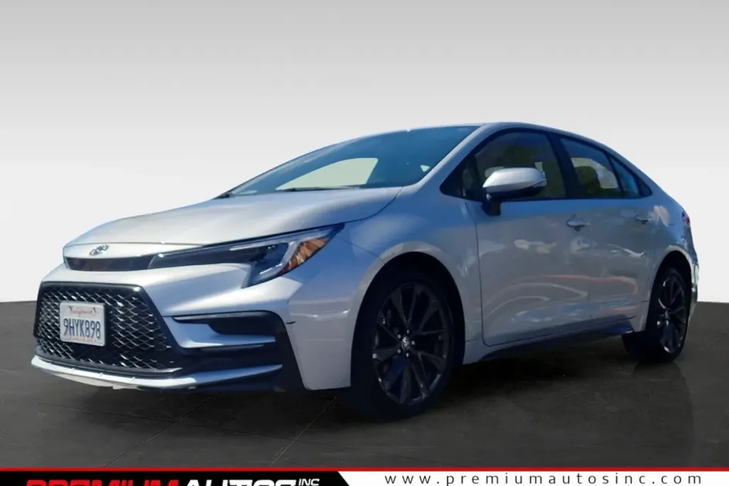 2023 Toyota Corolla SE photo 1