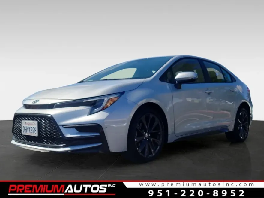 2023 Toyota Corolla SE photo 1